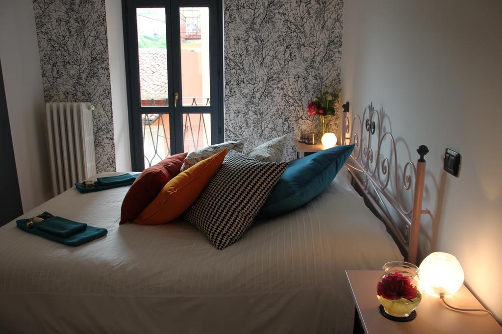 バローロ イージー コージー アフィッタカメーレ Bed & Breakfast エクステリア 写真